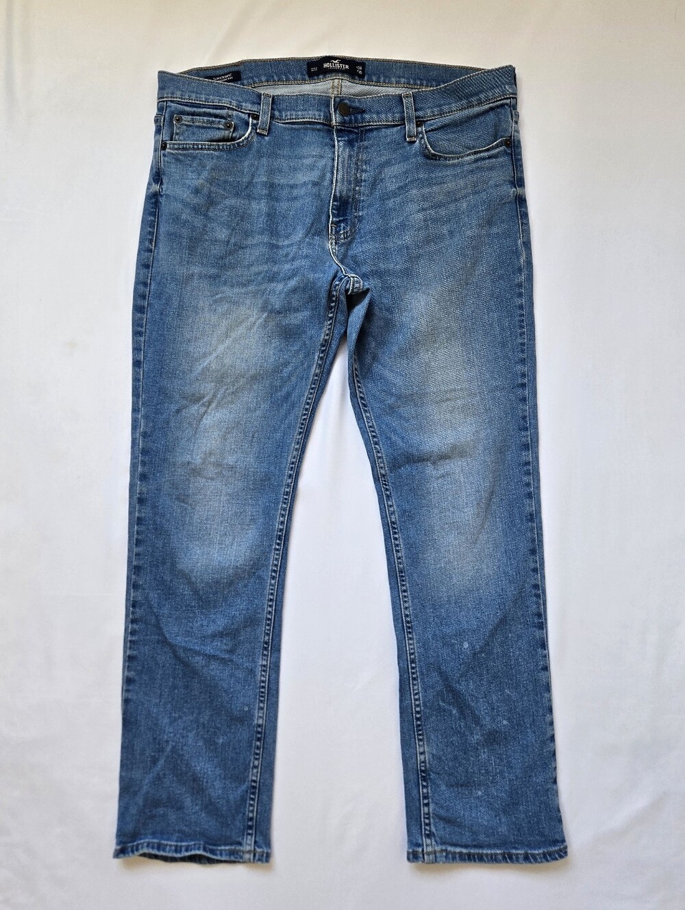 Hollister Men’s 34x30 Slim Straight Epic Flex Jeans Medium Wash Stretch Denim